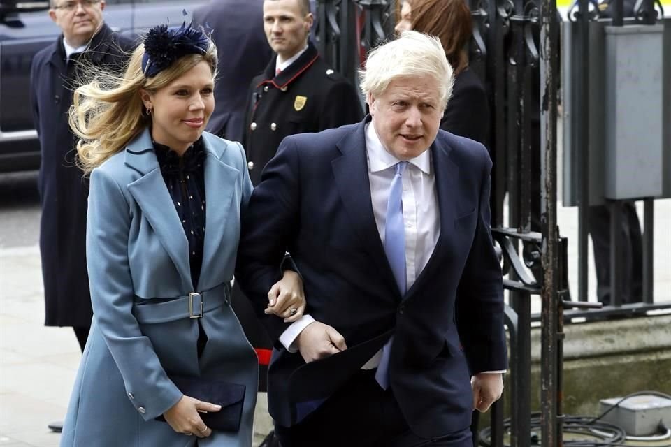 Primer Ministro de RU, Boris Johnson, y su pareja Carrie Symonds se casaron en ceremonia privada en Londres, reportaron periódicos del país.