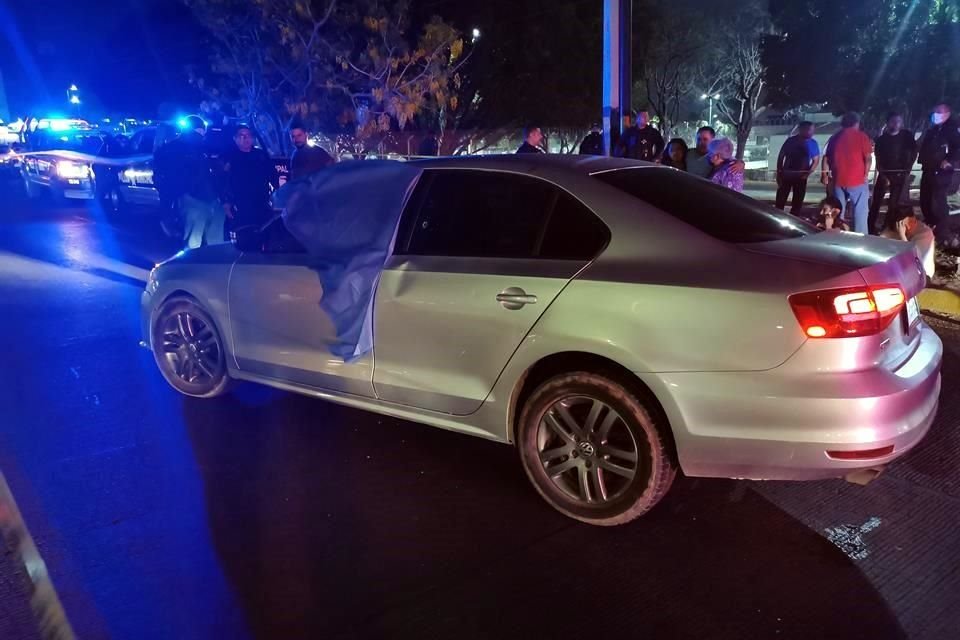 Un hombre fue asesinado a balazos en Avenida López Mateos Sur, por los tripulantes de una camioneta con quienes tuvo un percance vial.