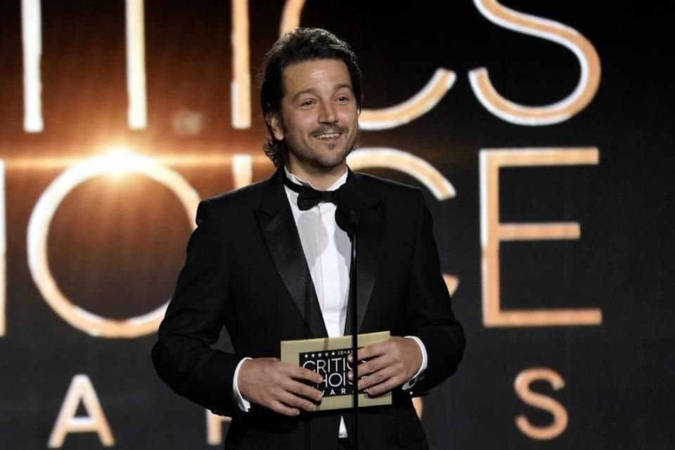 El mexicano Diego Luna será honrado en la próxima edición del Festival de Cine de Miami por su extensa carrera como actor.