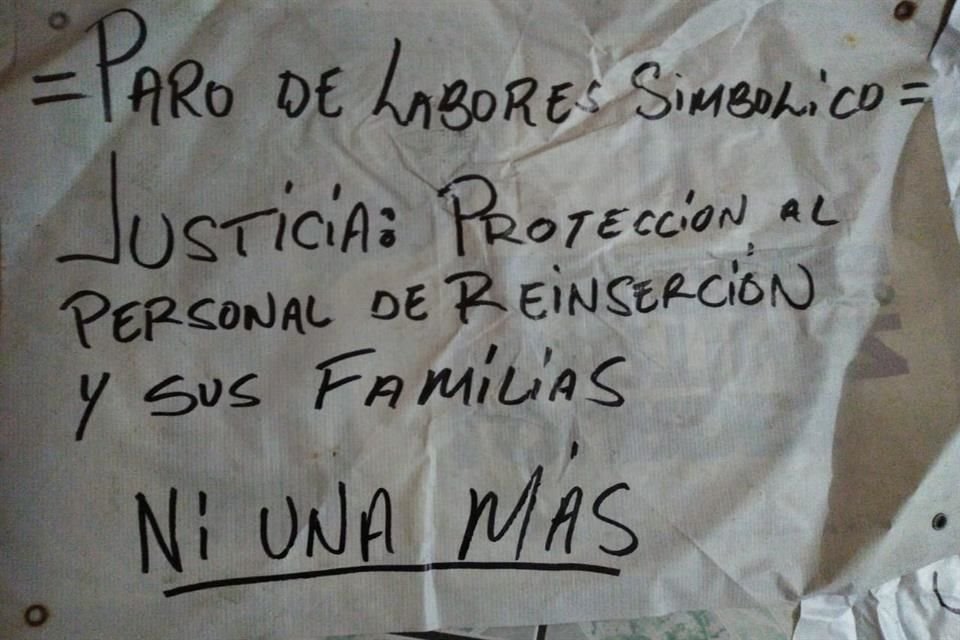 Una organización de policías se manifestó este miércoles para exigir acciones ante presuntas agresiones sexuales contra custodias en Puente Grande.