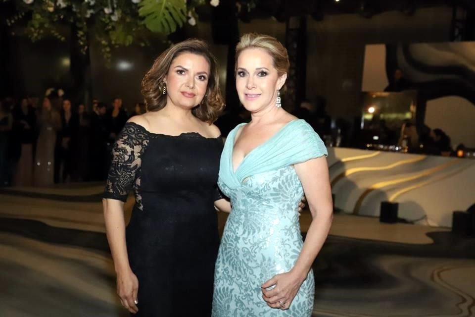 Nancy Salinas y Dinorah Alanís de Cavazos