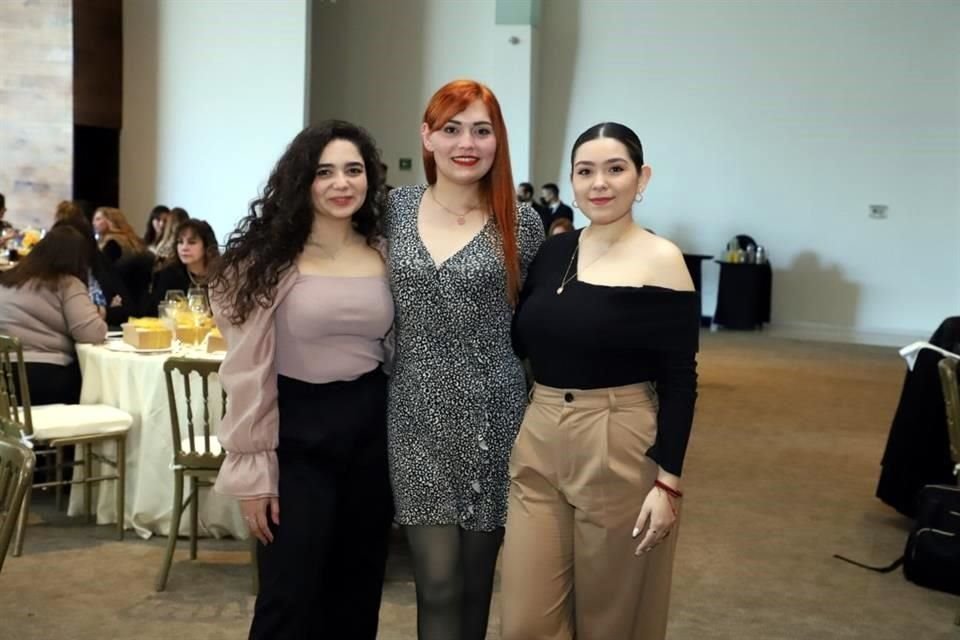 Andrea Vallejo, Daniela Chávez y Amanda Chávez