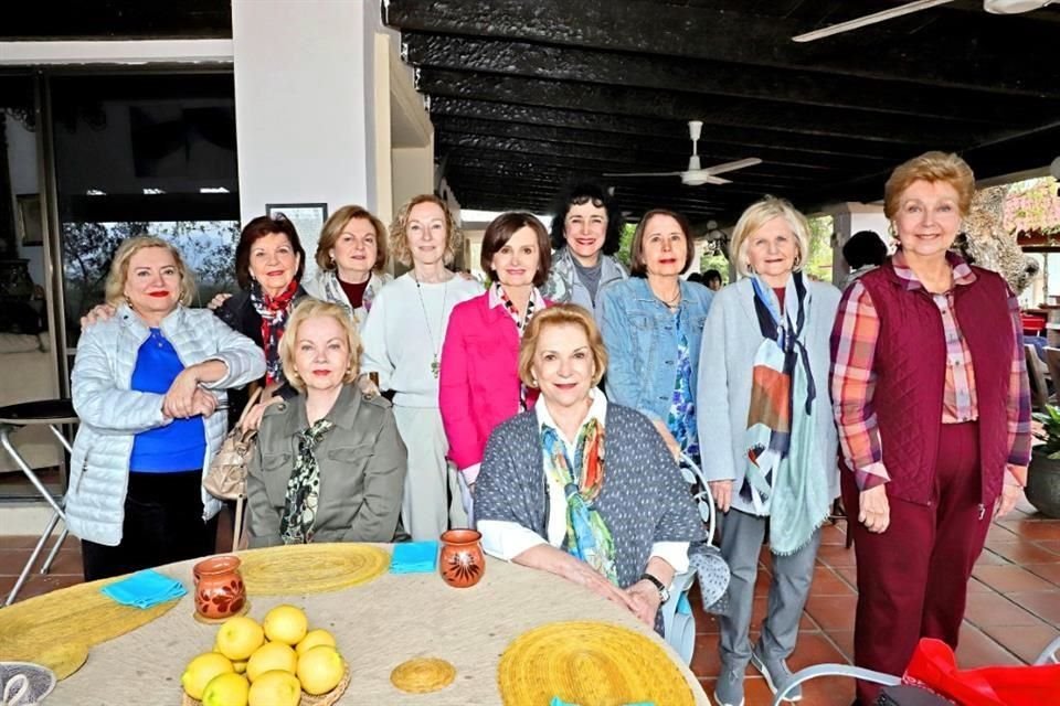 Alicia de Ramón, Eva de Garza Evia, Tere de Garza, Mary de Mercado, Tere Rodríguez, Paulina Treviño, Minis Colyer, Guadalupe Chapa, Ángela Garza Castillón, Laura Belinda de Cantú y Elva de Maldonado