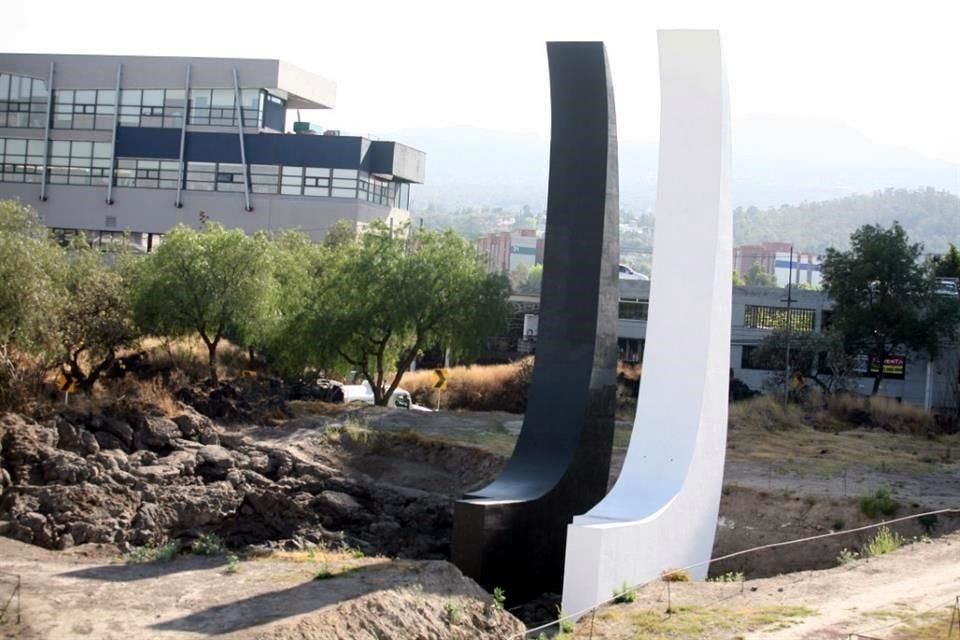 La escultura 'Señales', obra de Ángela Gurría, es una de las piezas icónicas de la Ruta de la Amistad y de la CDMX.