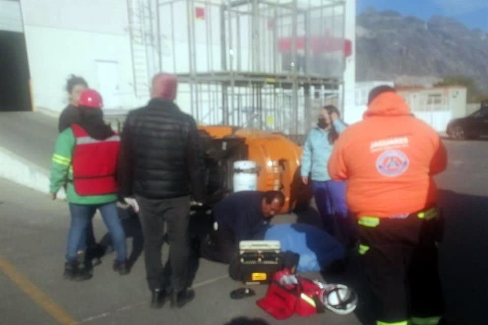 El accidente fue reportado en la empresa Owens Corning, dentro del Parque Industrial Fimsa 2, ubicado en la Carretera a García.
