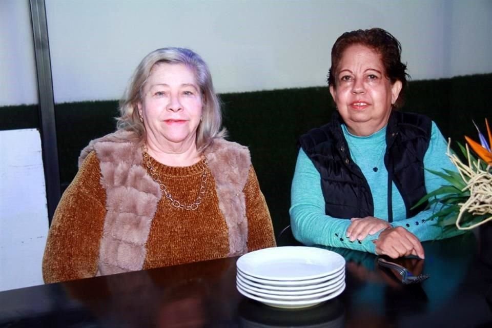 Lupita Ayala y Alma Herrera