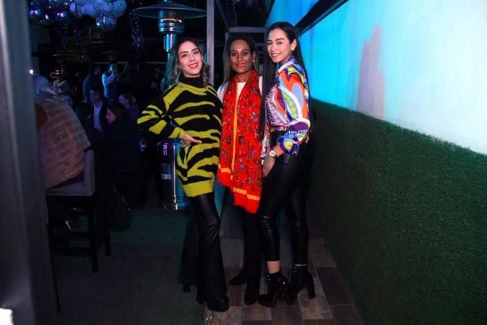 Fanny Santana, Vero Castañeda y Katherine Martínez