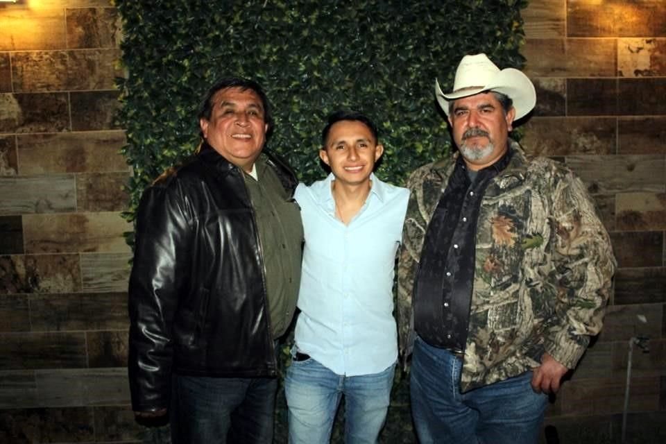 Roberto Cerda, Emilio Cerda y Eleazar Villarreal