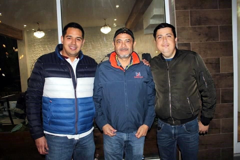 Jonathan Salazar, Francisco Gallegos y Francisco Gallegos Jr.