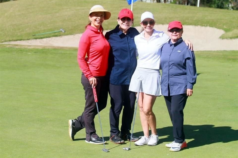 Carmen Tapia, Norma Leal de López, Patricia Palma y Aurora Treviño