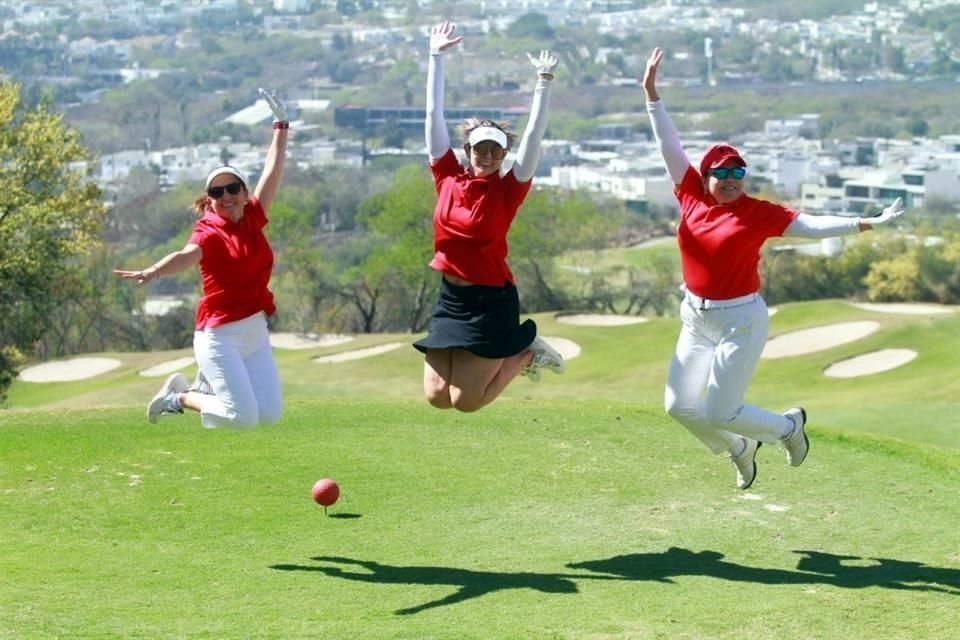 Cinthya Escobar, Gaby Gastélum y Claudia Jaramillo de Pérez