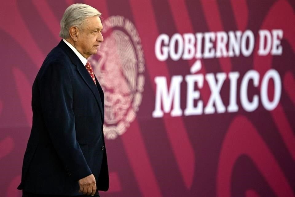 Los senadores Menéndez (demócrata) y McCaul  (republicano) aseguraron que López Obrador no pasará a la historia como un demócrata, ante sus repetidos ataques contra un INE 'realmente autónomo'.