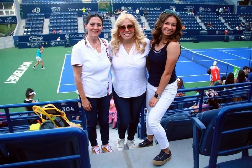 Nadia Rodríguez, Claudia Sierra y Liza Arizpe