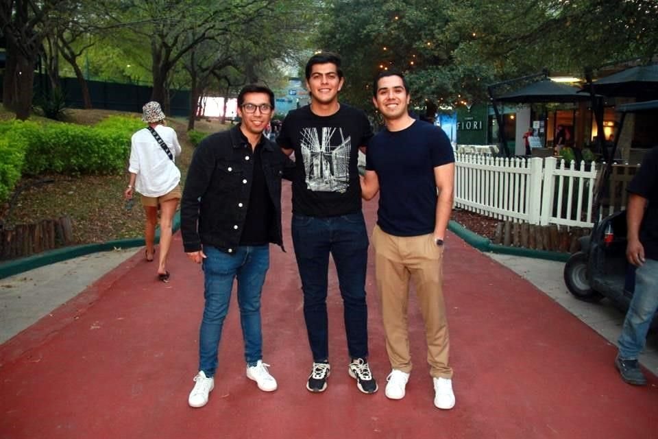 Alexis Flores, Juan Pablo Aguilar y Daniel Valdez