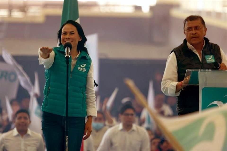 Alejandra Del Moral tomó protesta por el partido Nueva Alianza como candidata a Gubernatura del Estado de México.