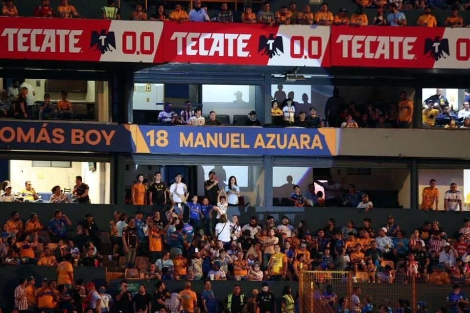 Así luce el nombre del 'Abuelo' en el Universitario.