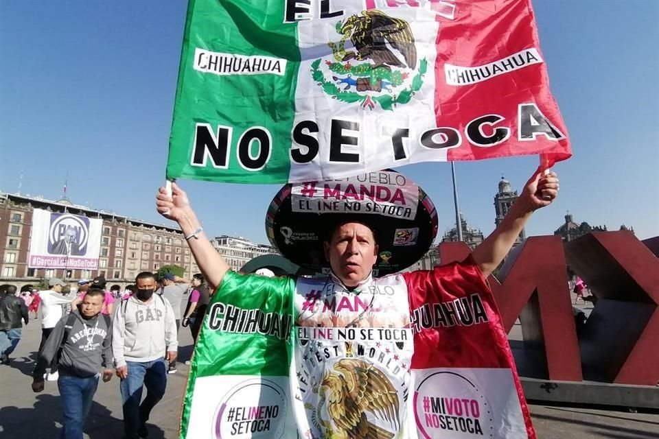 Así las consignas en la manifestación.