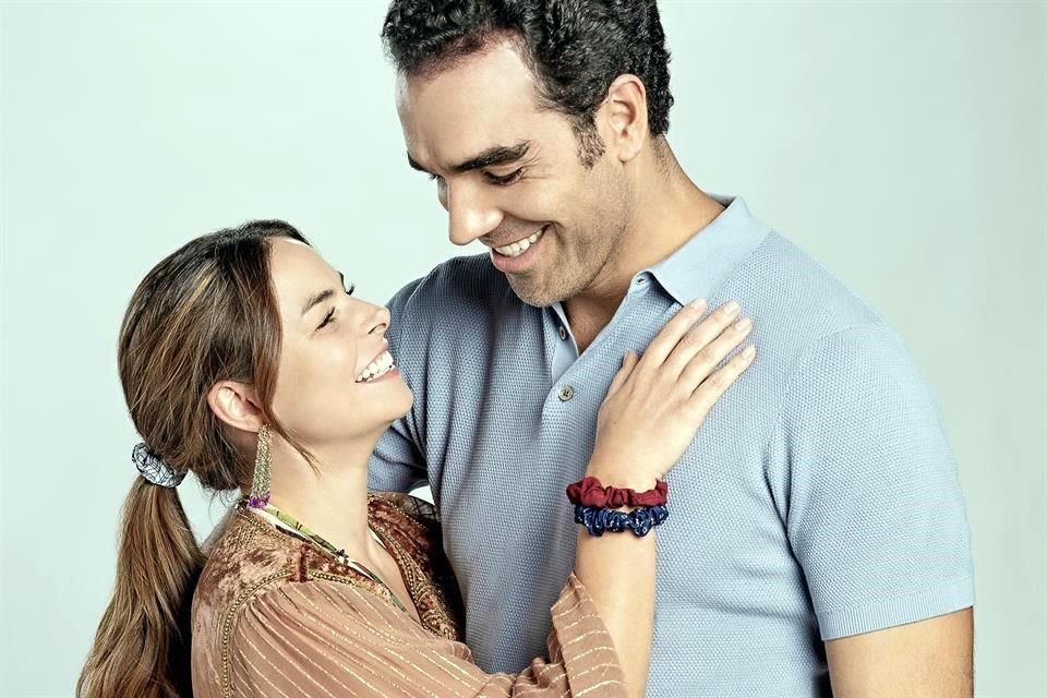 El melodrama 'Eternamente Amándonos' está protagonizado por Marcus Ornellas (Rogelio), Alejandra Robles Gil (Paula). Estrena este lunes en México.