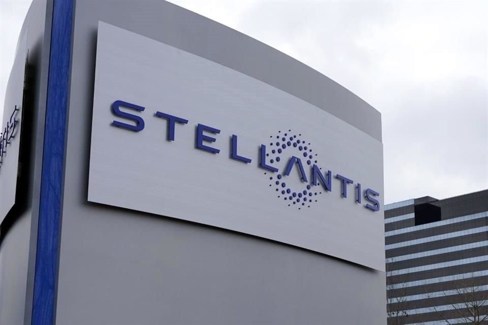 Stellantis dijo que los recortes representan alrededor del 4.3 por ciento de su plantilla de 47 mil trabajadores en Italia.