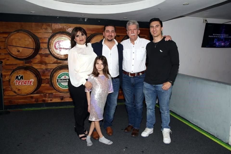 Gabriela de Treviño, Emilio Treviño Rivera, Emilio Treviño, Andrés Treviño y Alessandra Treviño