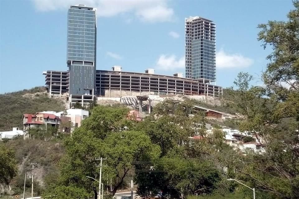 El desarrollo Ysabella se encuentra localizado en la Loma Larga y enfrentará también un juicio de lesividad.