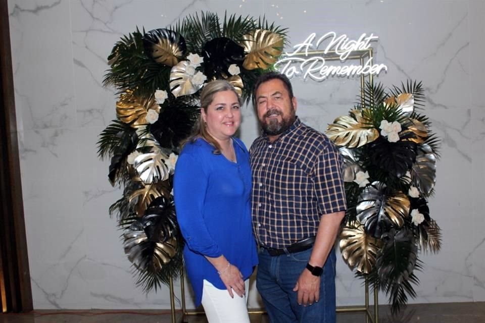 Lolis Neira y Erick Ortiz