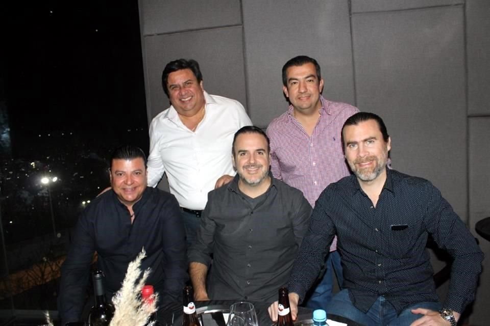 Benito González, Pedro Haro, Gabriel González, Gustavo Díaz y Eugenio Lozano