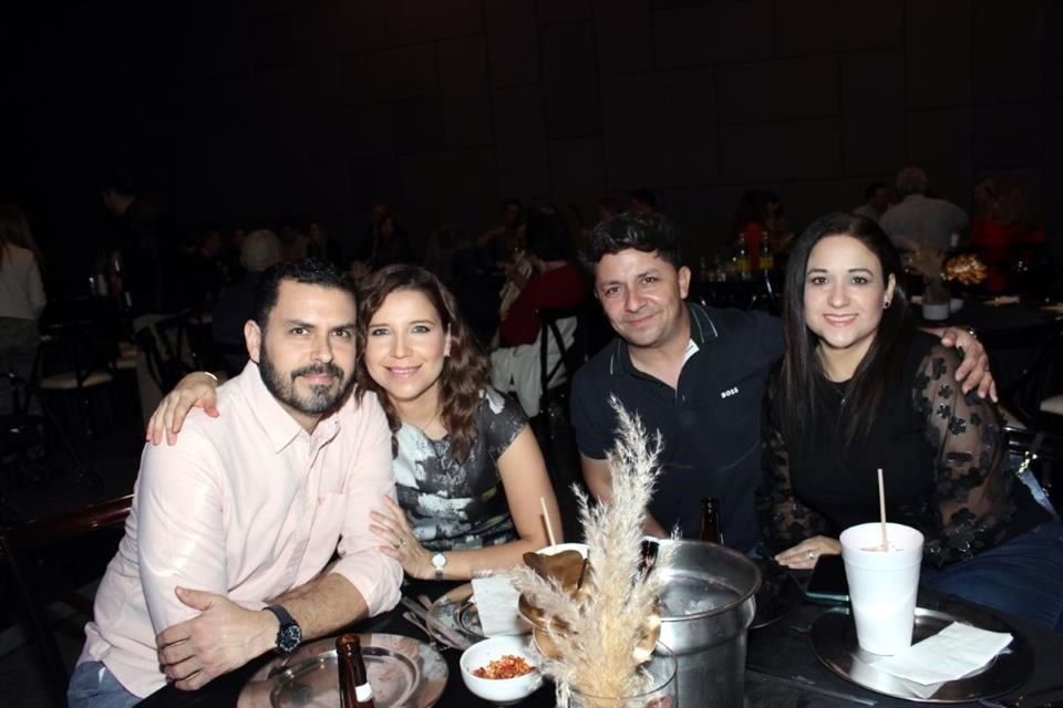 Javier González, Marcela Irene de González, Mauricio Fuentes y Michelle Bres