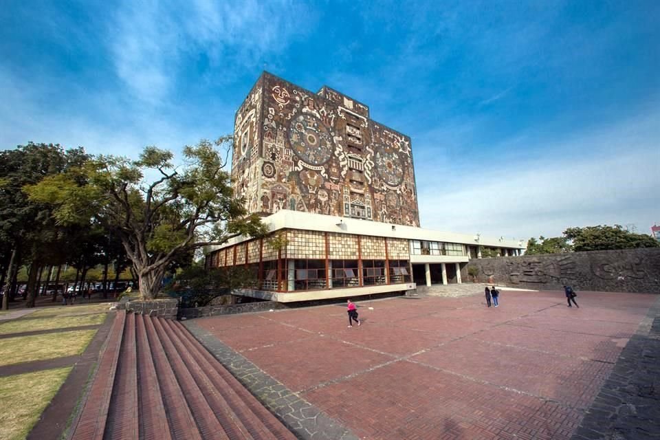 El espacio abrió por primera vez sus puertas el 5 de Abril de 1956, cuando Ciudad Universitaria había comenzado ya a operar. El número de estudiantes, entonces, era de alrededor de 15 mil.