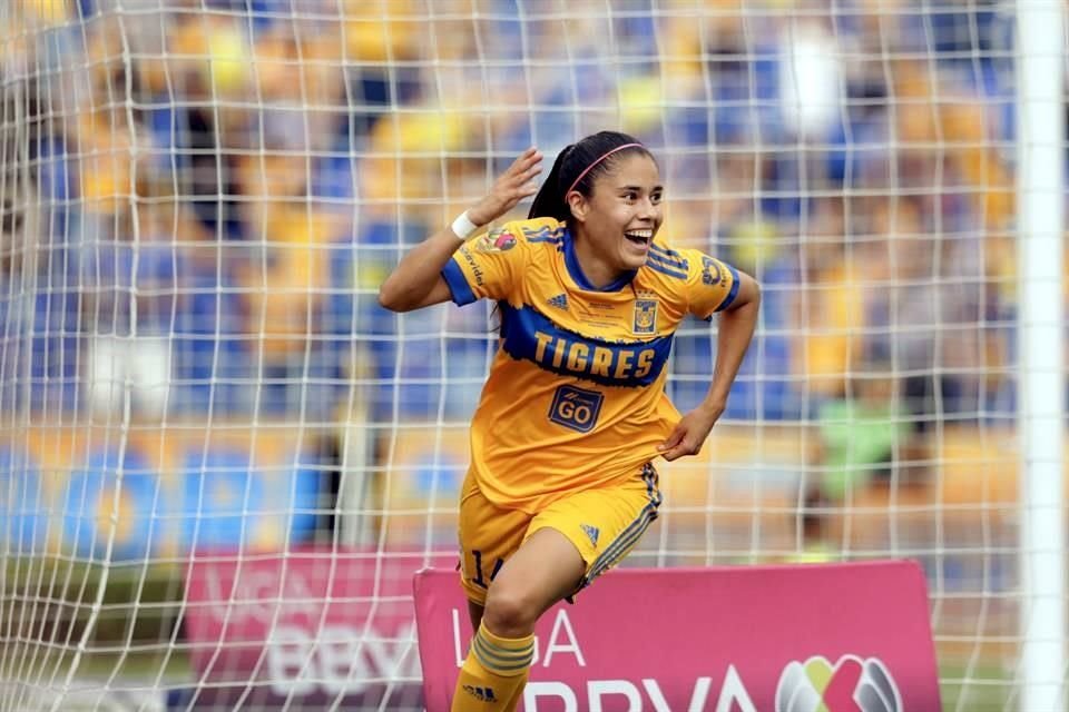 Lizbeth Ovalle marcó un doblete en el partido.