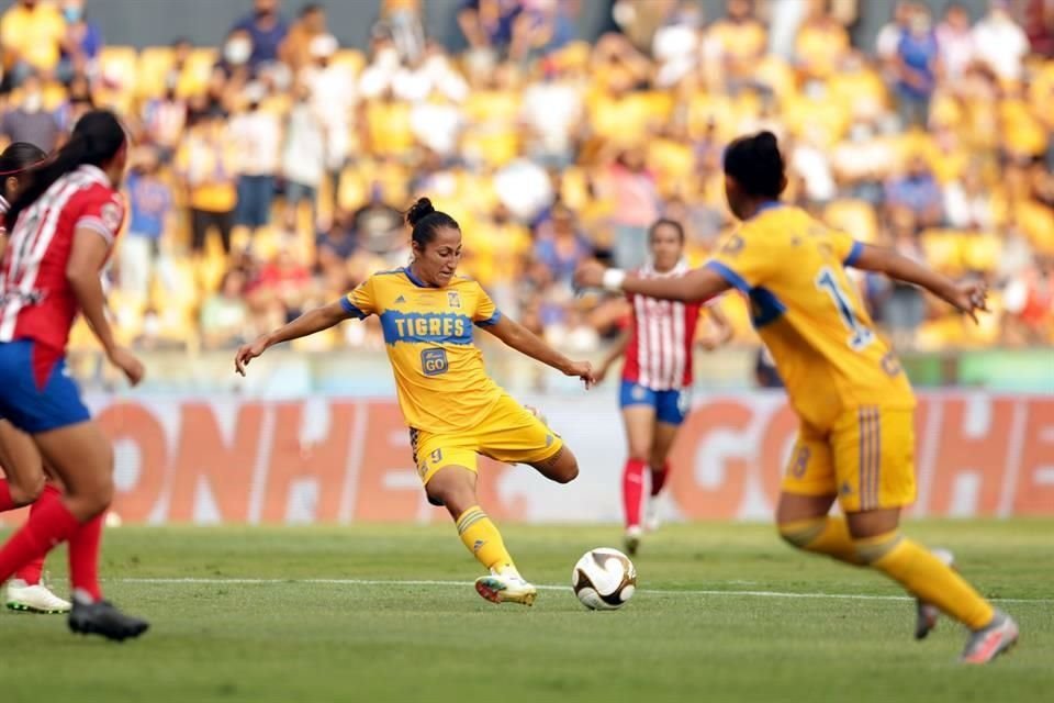 Con 3 goles anotados en el arranque del partido, las felinas aseguraron la victoria.