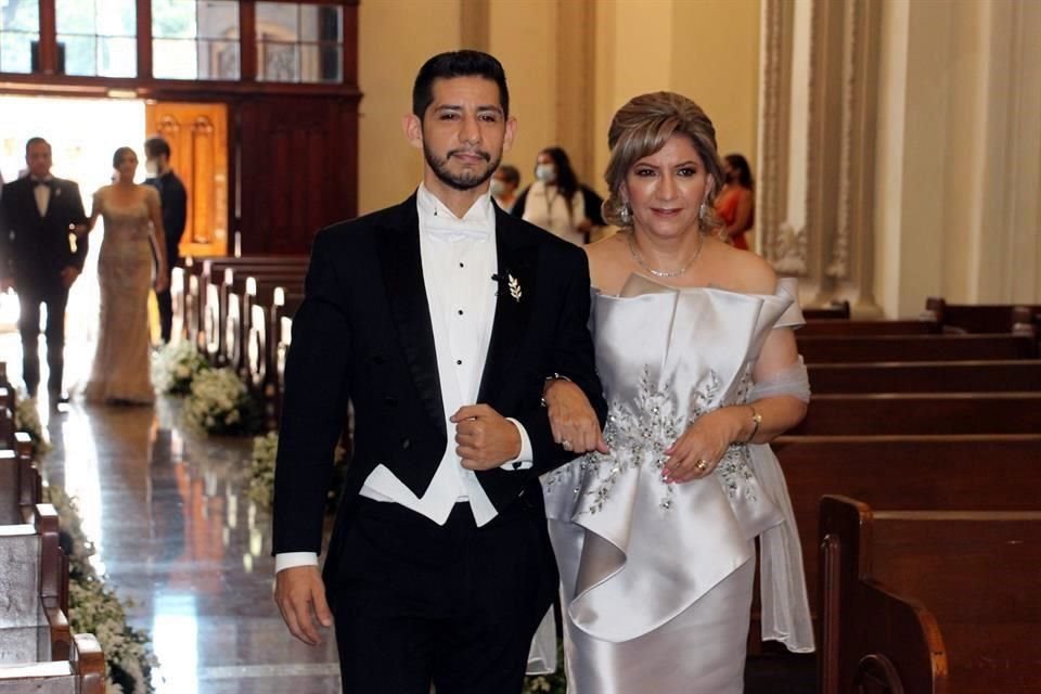 José Garza Uresti y Martha Uresti de Garza
