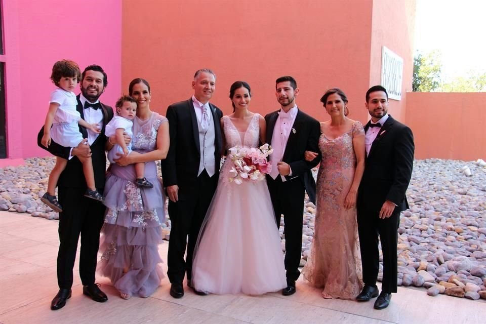 José Pablo Barragán, José Ramón Barragán, Mariano Barragán, Valeria Flores, Valentín Flores, Daniela Flores González, José Garza Uresti, María González y Edgar Flores
