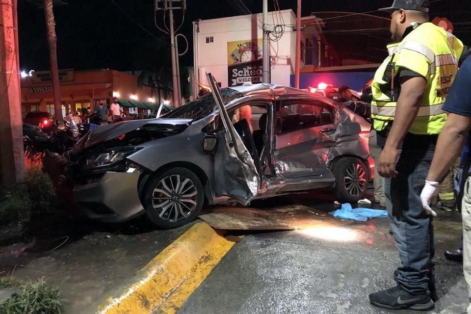 El choque ocurrió en la Colonia Cumbres Elite, en Monterrey.
