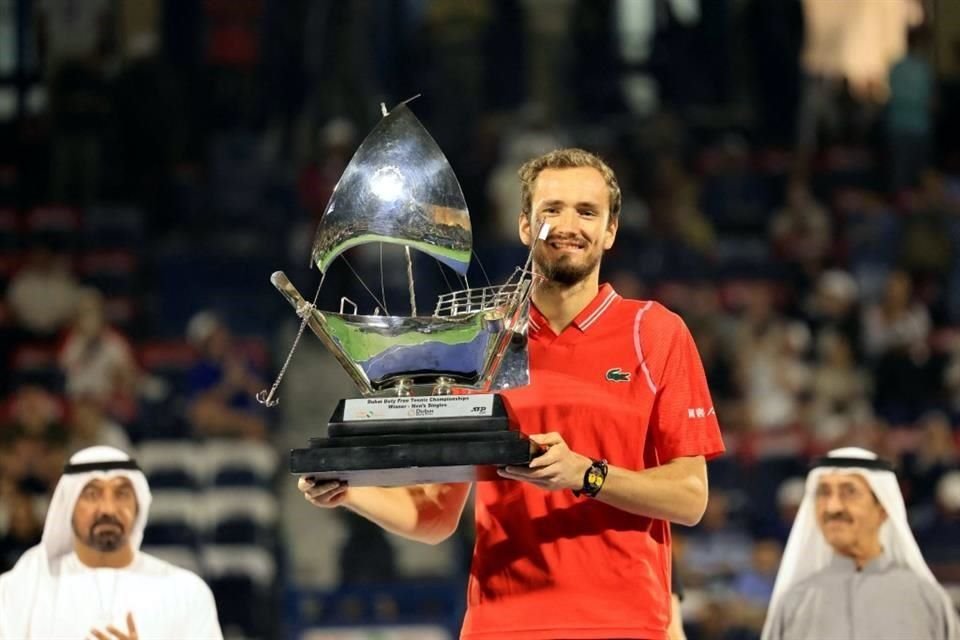 El tenista ruso consiguió este sábado su décimo octavo título de la ATP.