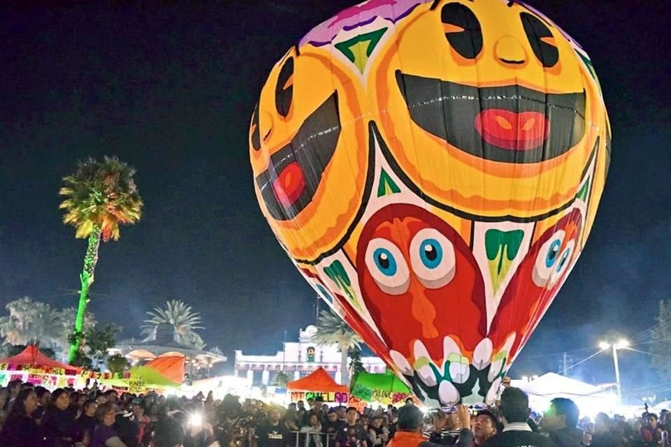 El Municipio de Tultepec acordó con el Gobierno federal utilizar el espacio aéreo por dos horas ¡para que fueran elevados globos de cantoya!