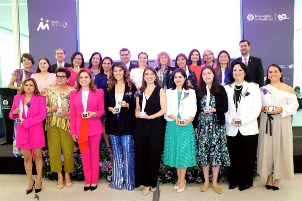 Galardonadas con el Premio Mujer Tec 2023.