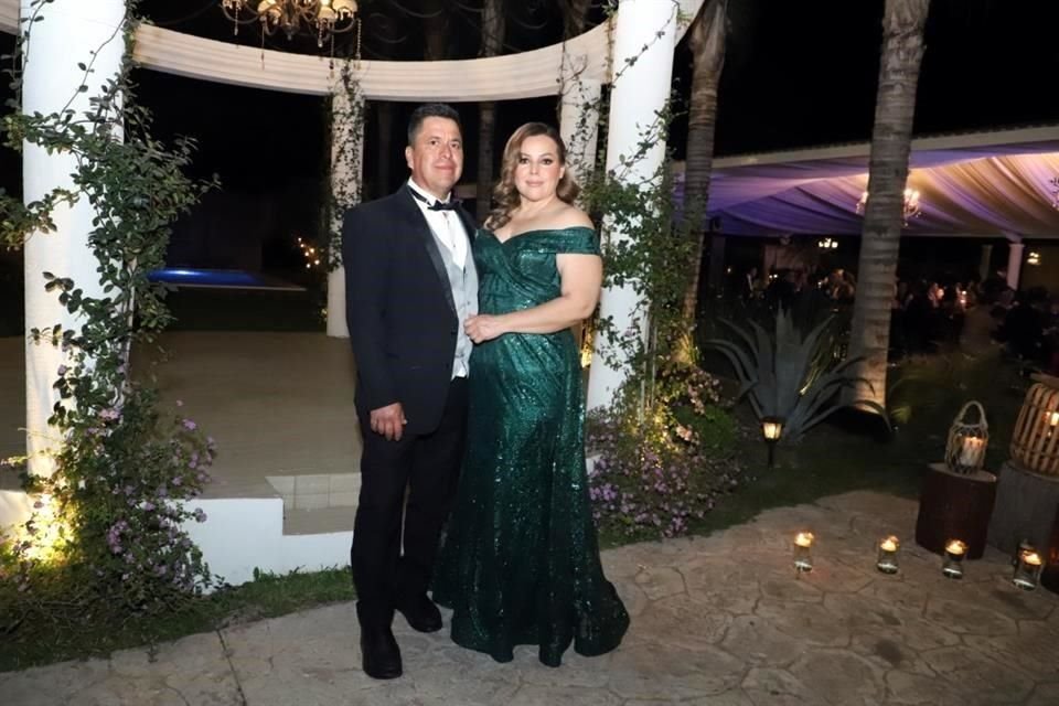 Jesús Martín Chairez y Gloria Loera Mireles de Chairez