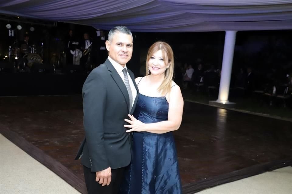 Oscar Benítez y Marisol Corral