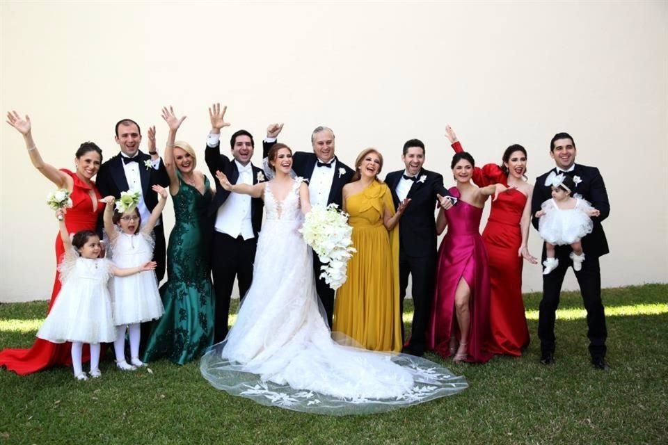 Sandra Luz Castaños de Mallo, John Manllo Dieck, María Eugenia Dieck de Manllo, Emma Regina Manllo Castaños, Sandra Emilia Manllo Castaños, Steven Manllo Dieck, Paola González Sánchez, Guillermo Gonzá