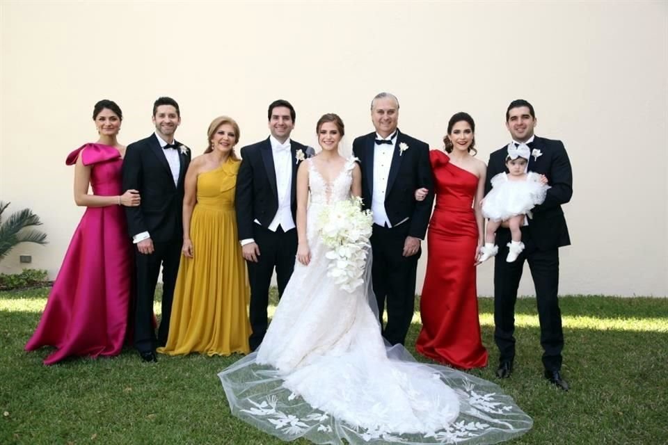 Alejandra Cerda de González, Guillermo González Sánchez, Mayra Sánchez de González, Steven Manllo Dieck, Paola González Sánchez, Guillermo González Garza, Tania González Sánchez, Héctor Arizpe y Raque