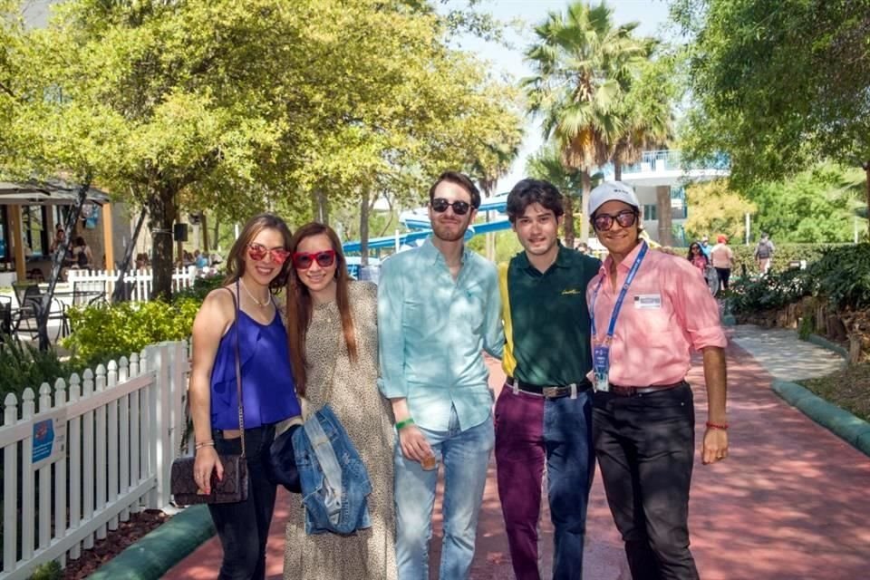 Veronica Wise, Liz Conn, Juan Carlos Dealzua, Jose Julian Ramos, Irlanda Ramirez