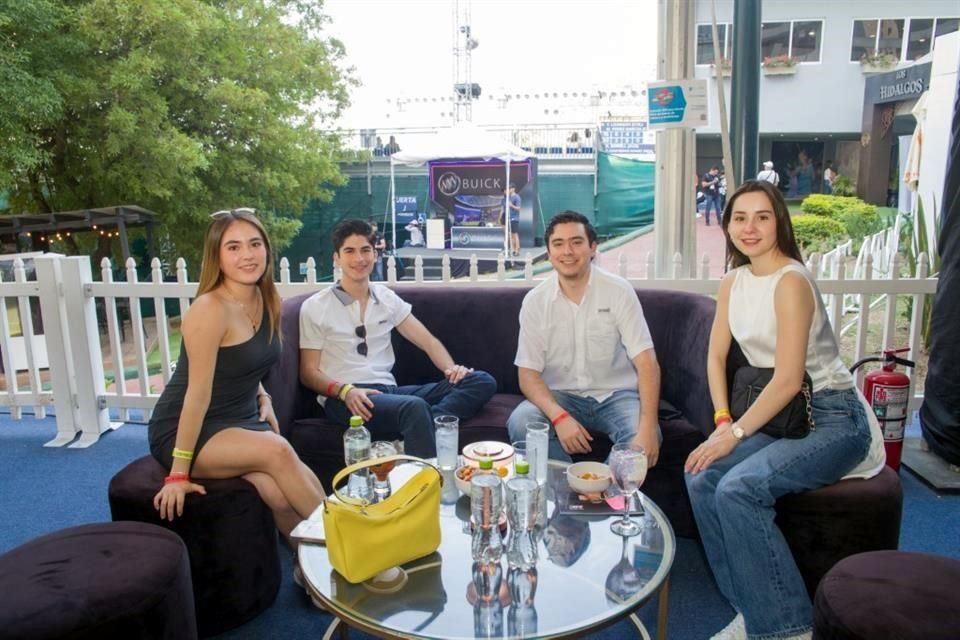 Sofia Lozano, Diego Marroquin, Juan Lozano, Daniela Cavazos