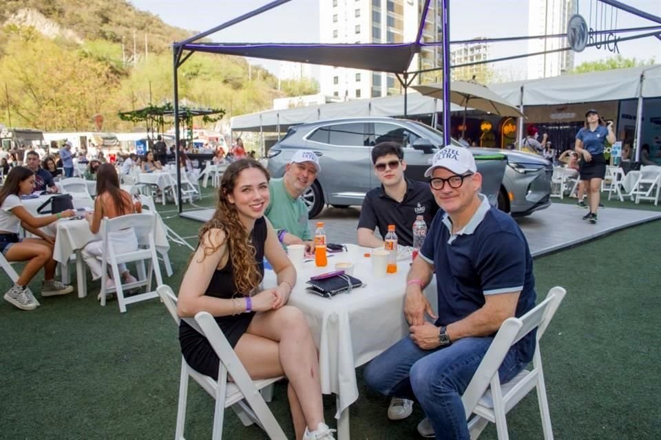 Isabella Cosio, Jorge Cosio, Andres Salinas, Rolando Salinas