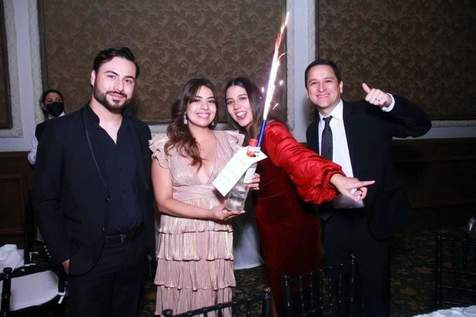 Gerardo Chávez, Vero Ponce, Daniela Medina y René Salcedo