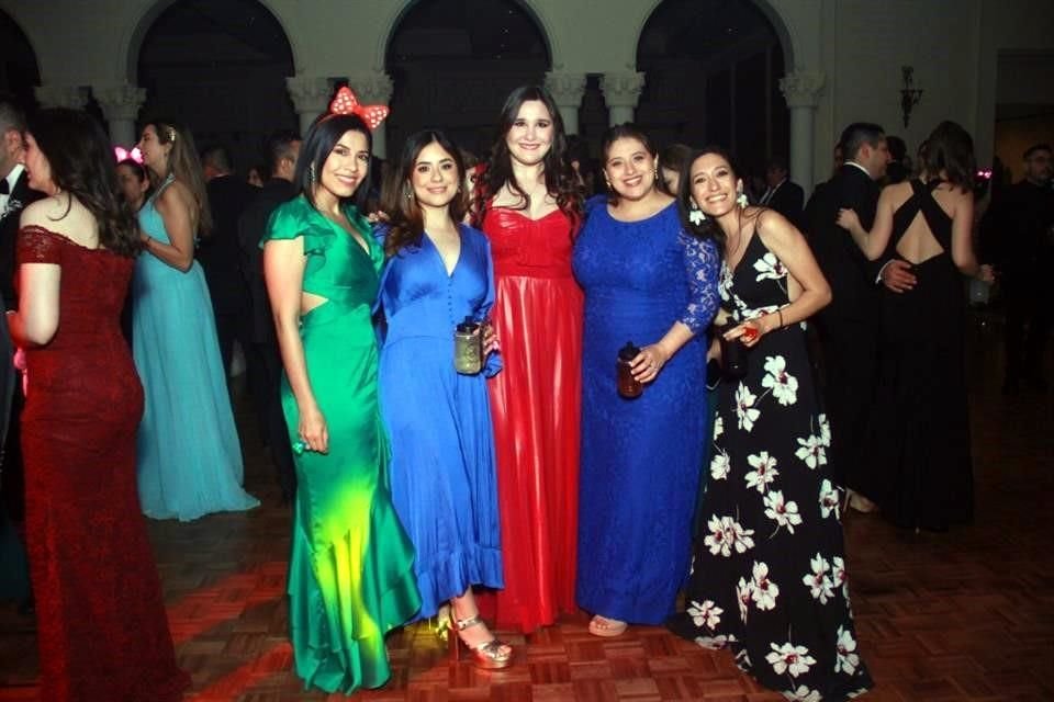 Ana Chávez, Ana González, Cintia Montalvo, Cecy Méndez y Carola Pérez