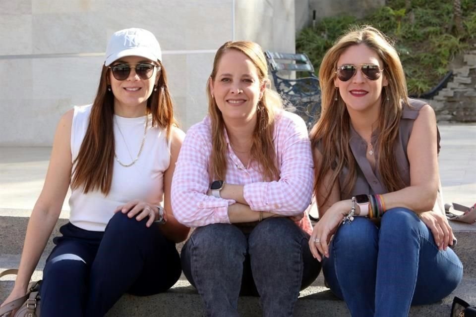 Kenia Montamayor, Nora  Villarreal y Adriana Garza