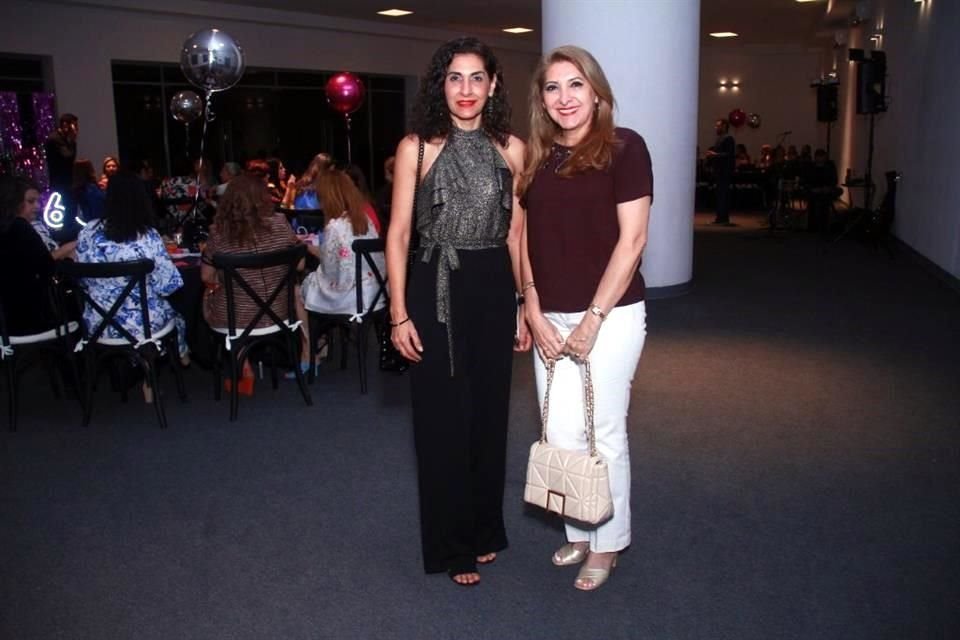 Rosario Cavazos y Lupita Flores