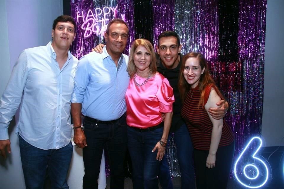 Luis Alejandro Robles Castro, Miguel Robles Villarreal, Dulce María Castro de Robles, Miguel Robles Castro y Mariela Ancira de Robles