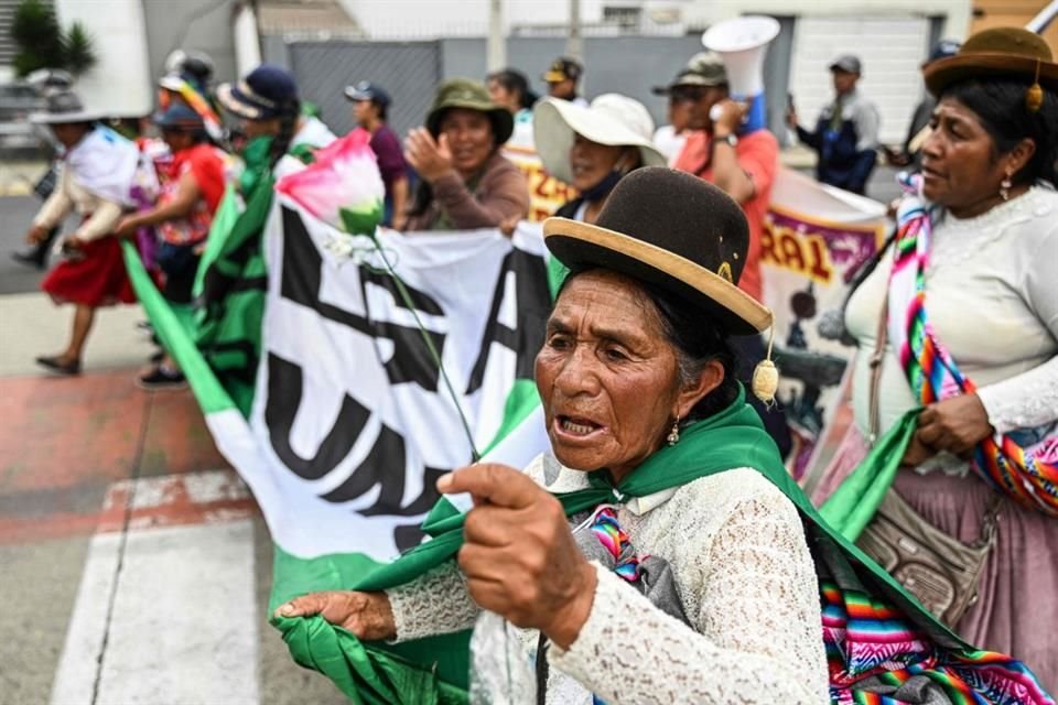 Mujeres indígenas protestaron contra el Gobierno de Dina Boluarte en el marco del Día Internacional de la Mujer.